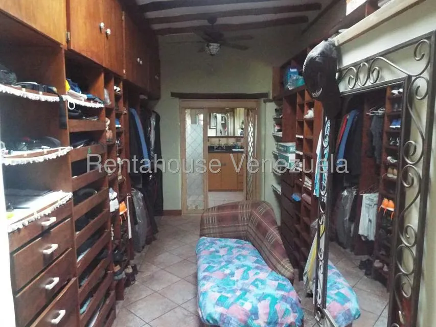 Casa (Multipes Niveles) en Venta en Loma Larga, Distrito Metropolitano - 19