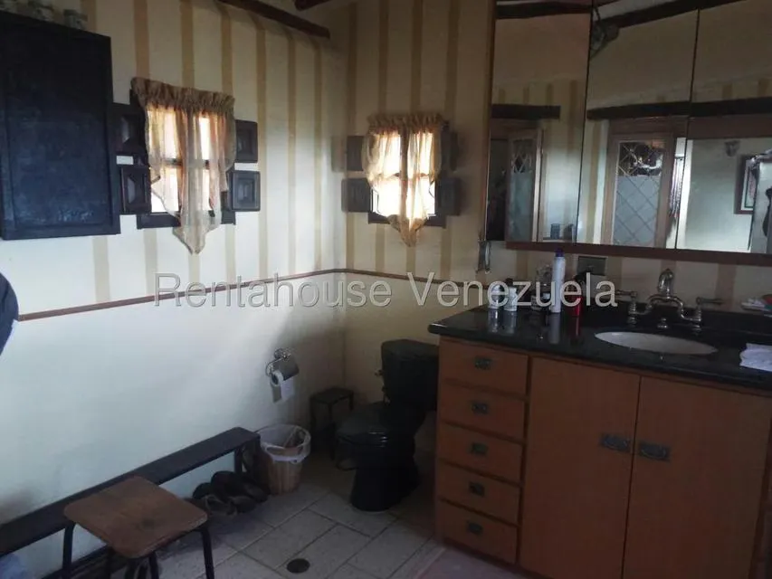 Casa (Multipes Niveles) en Venta en Loma Larga, Distrito Metropolitano - 20