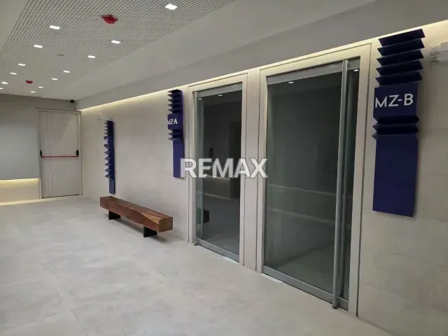 OFICINA EN VENTA EN LAS MERCEDES - 2