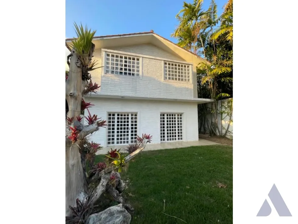 Se vende casa 565m2 Sebucán 3596