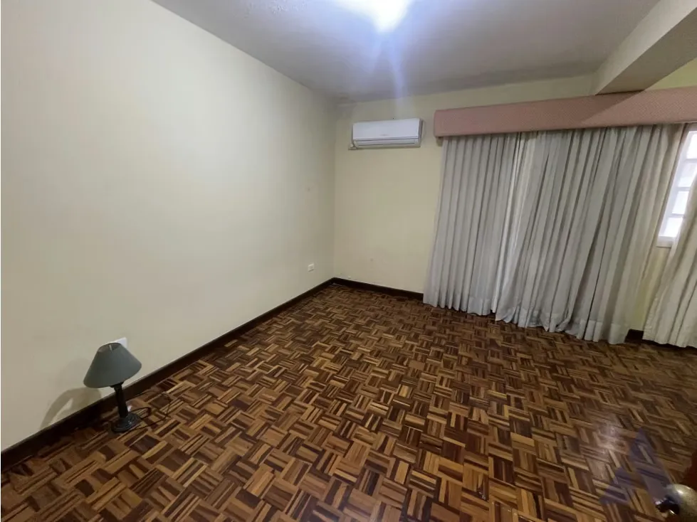 Se vende casa 565m2 Sebucán 3596 - 30