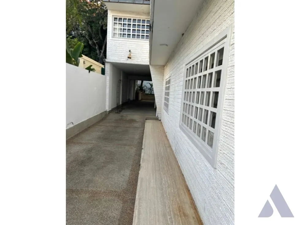 Se vende casa 565m2 Sebucán 3596 - 4