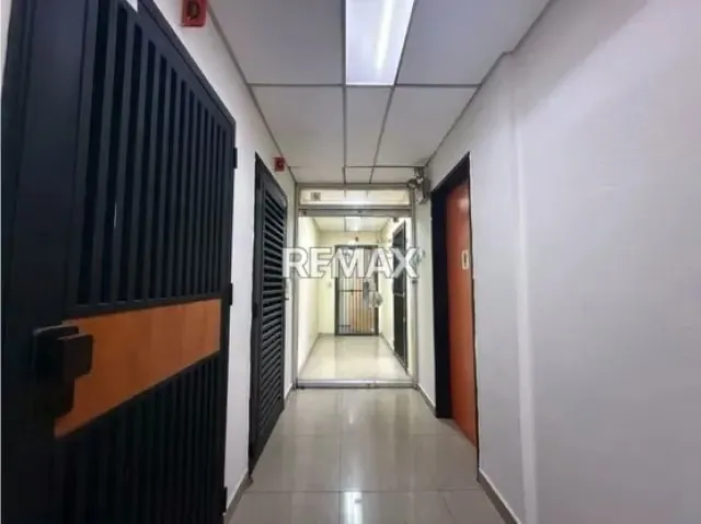 OFICINA EN ALQUILER CHACAO (SERVICIOS INCLUIDOS) - 3