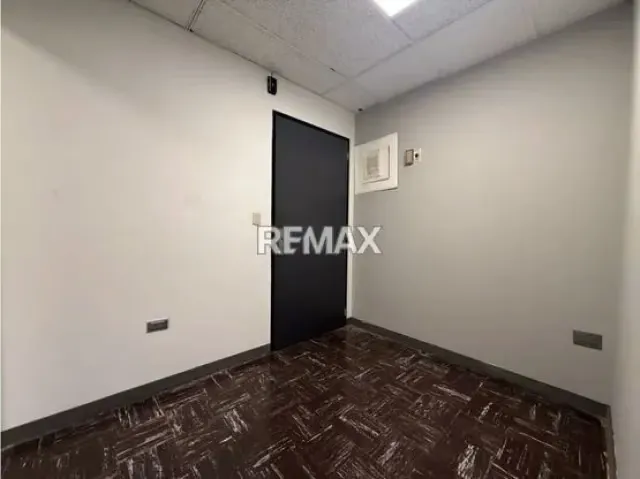OFICINA EN ALQUILER CHACAO (SERVICIOS INCLUIDOS) - 4