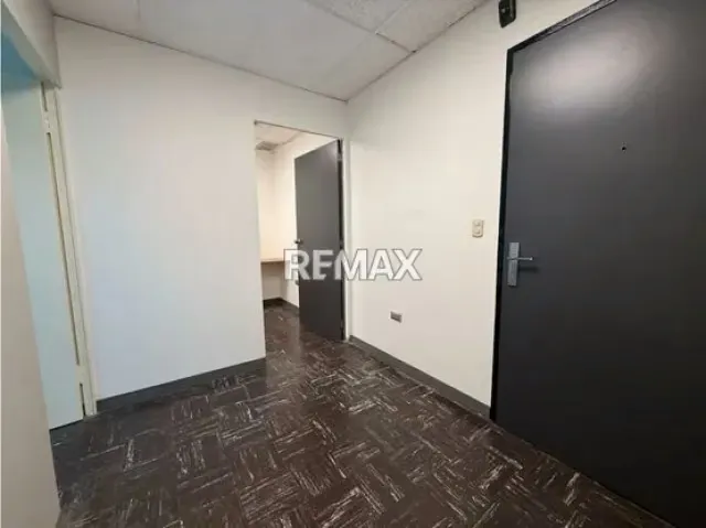 OFICINA EN ALQUILER CHACAO (SERVICIOS INCLUIDOS) - 5
