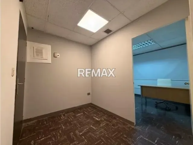 OFICINA EN ALQUILER CHACAO (SERVICIOS INCLUIDOS) - 7