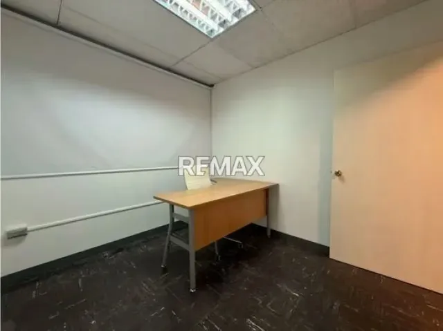 OFICINA EN ALQUILER CHACAO (SERVICIOS INCLUIDOS) - 9