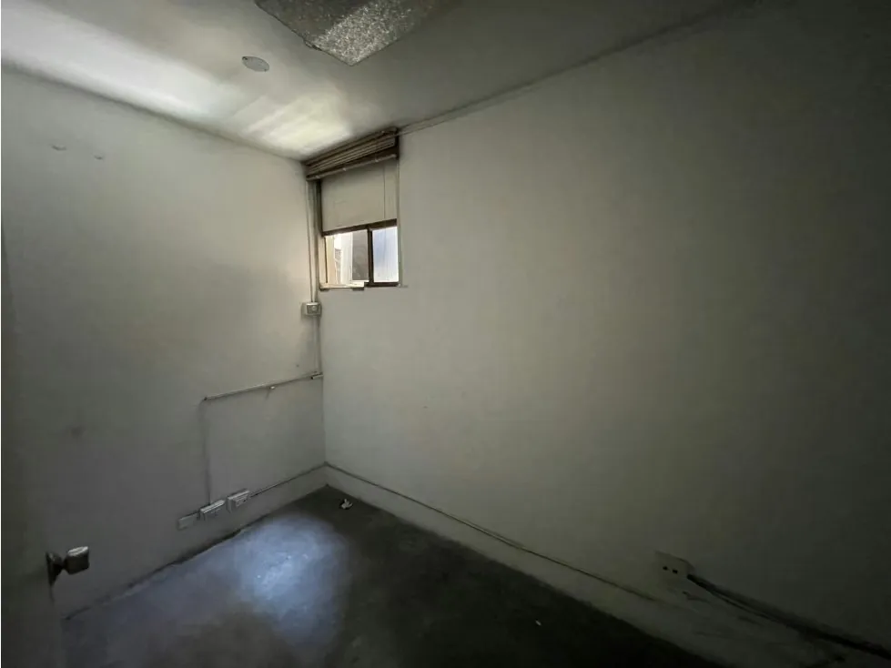 Vendo/alquilo oficina 117m2 Torre Roraima 9383 - 2