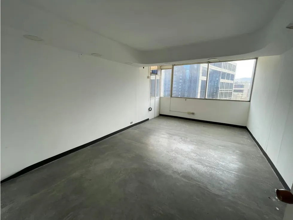 Vendo/alquilo oficina 117m2 Torre Roraima 9383 - 5