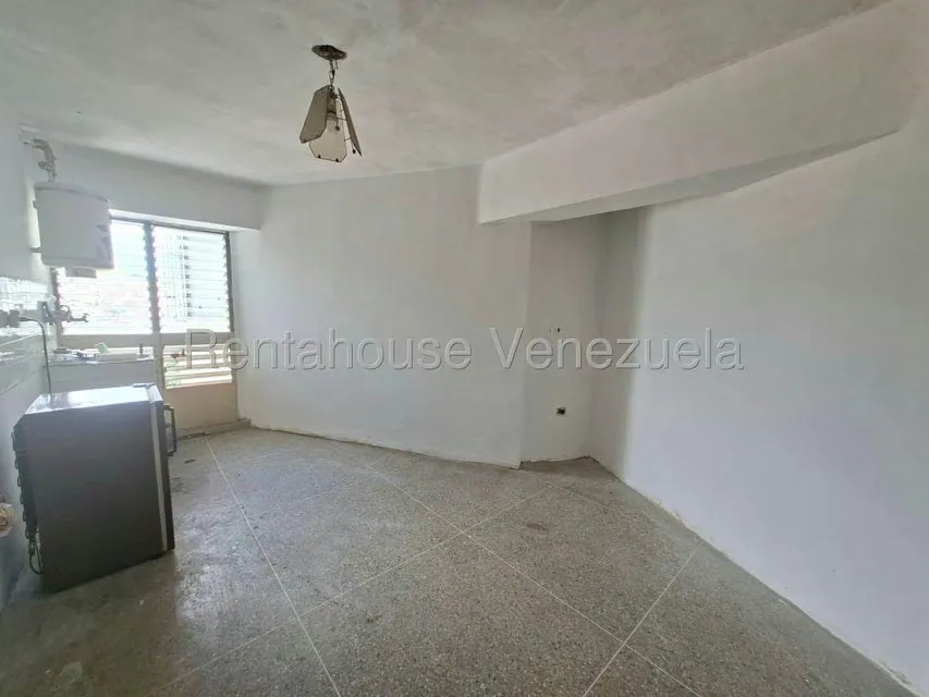 Apartamento (1 Nivel) en Venta en El Valle, Distrito Metropolitano - 24