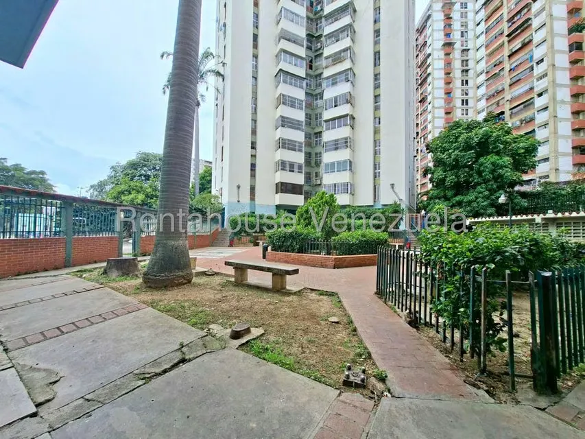 Apartamento (1 Nivel) en Venta en El Valle, Distrito Metropolitano - 27