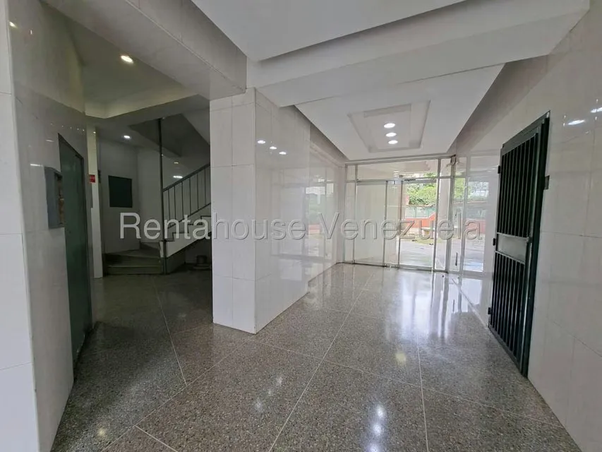 Apartamento (1 Nivel) en Venta en El Valle, Distrito Metropolitano - 4