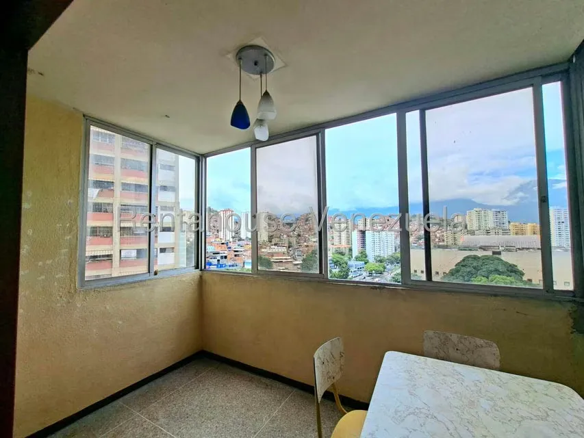 Apartamento (1 Nivel) en Venta en El Valle, Distrito Metropolitano - 10