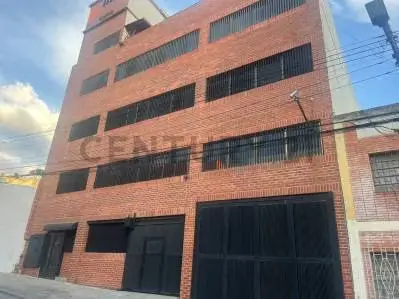 Edificio Comercial 2.928 m² en Venta | Rampa, Montacargas y Trifásica 440V