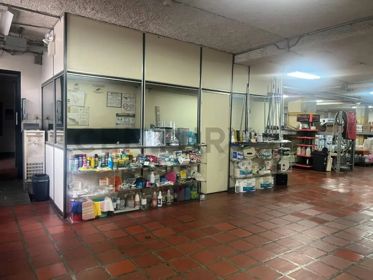 Edificio Comercial 2.928 m² en Venta | Rampa, Montacargas y Trifásica 440V - 15