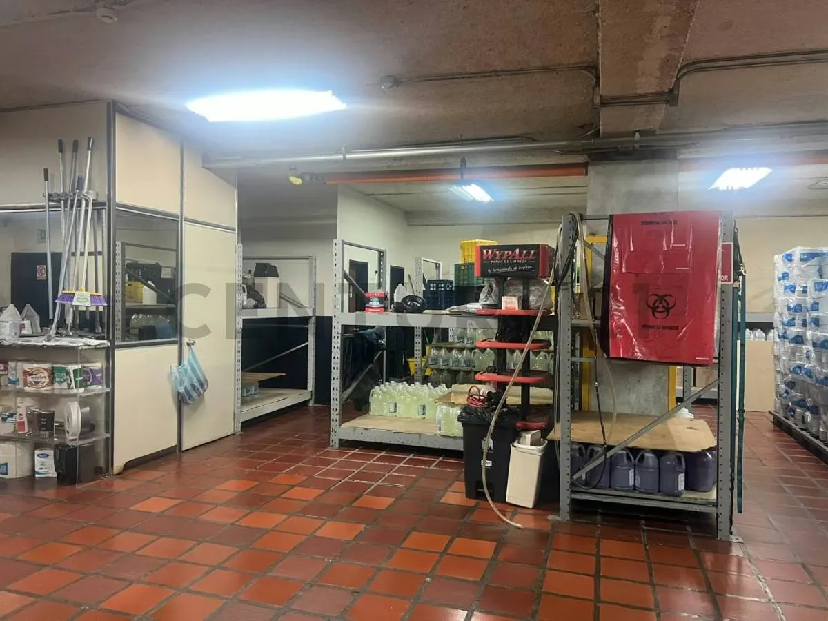 Edificio Comercial 2.928 m² en Venta | Rampa, Montacargas y Trifásica 440V - 18