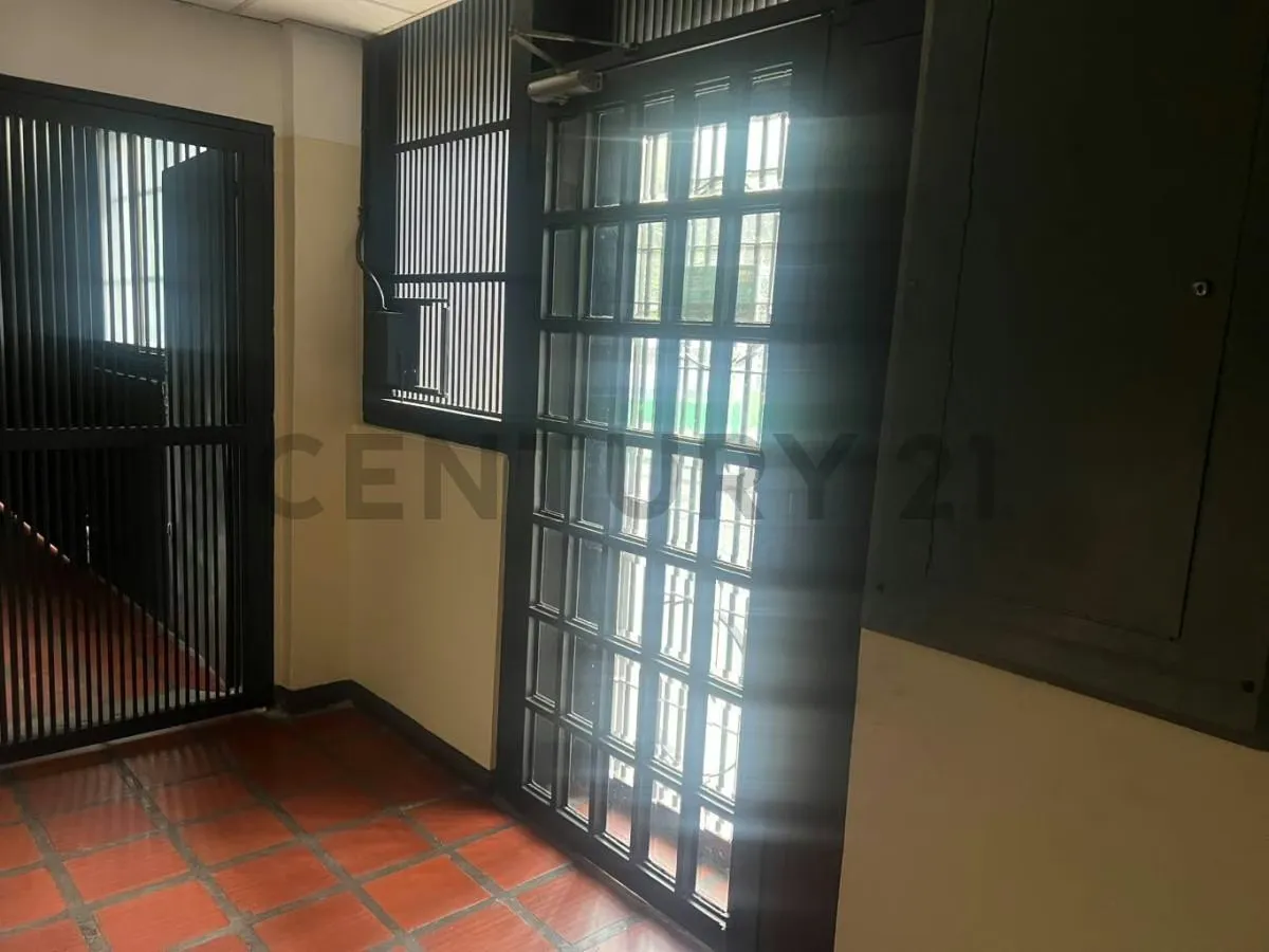 Edificio Comercial 2.928 m² en Venta | Rampa, Montacargas y Trifásica 440V - 25