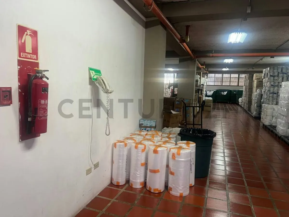 Edificio Comercial 2.928 m² en Venta | Rampa, Montacargas y Trifásica 440V - 26