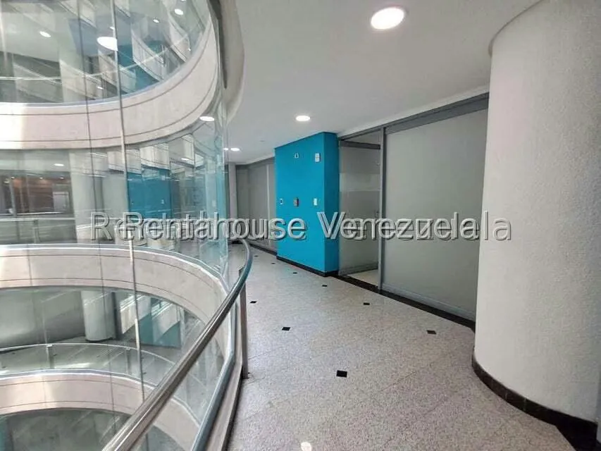 Local Comercial en Alquiler en San Jose de Tarbes, Carabobo - 3