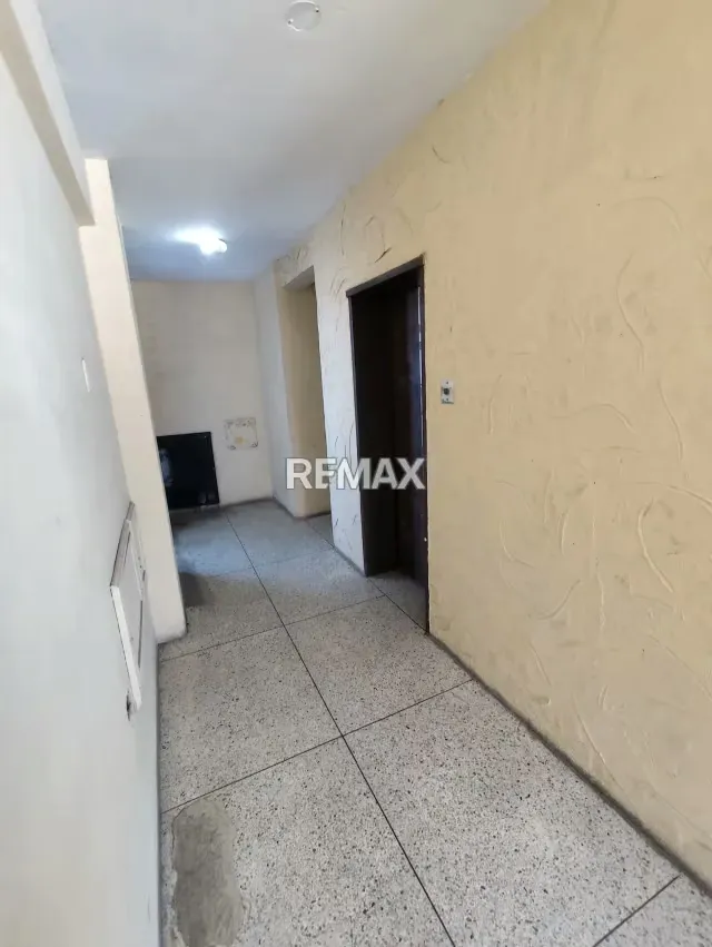 VENDO APARTAMENTO TIPO ESTUDIO EN PISO BAJO EN EL CENTRO DE VALENCIA - 3
