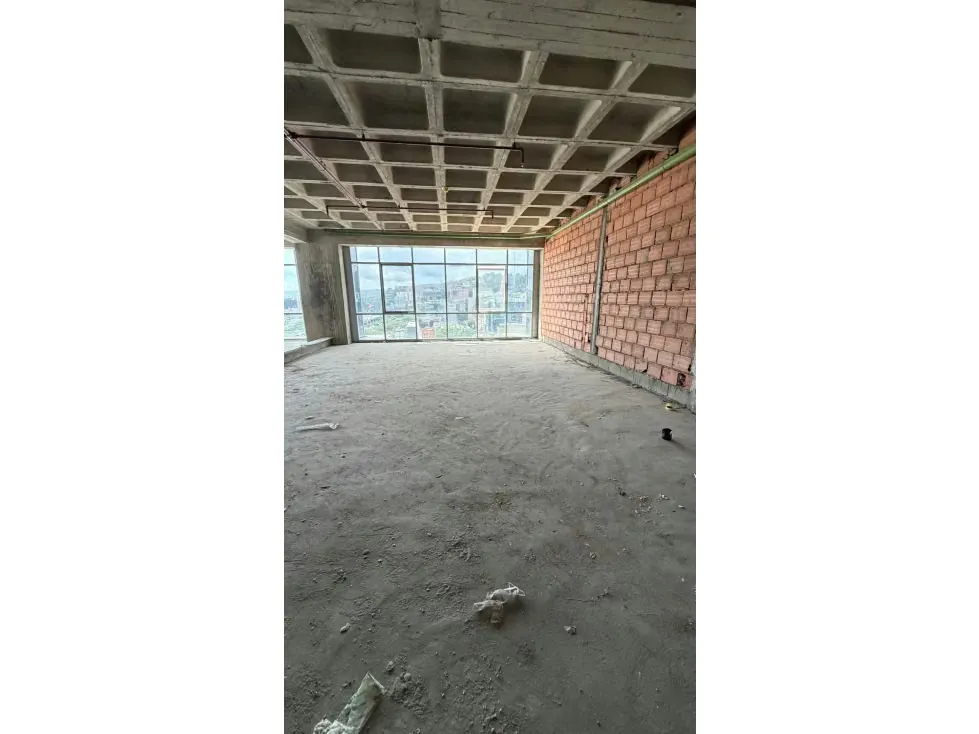 Venta de Oficina en Esquina con Vista a la ciudad (82 m²)