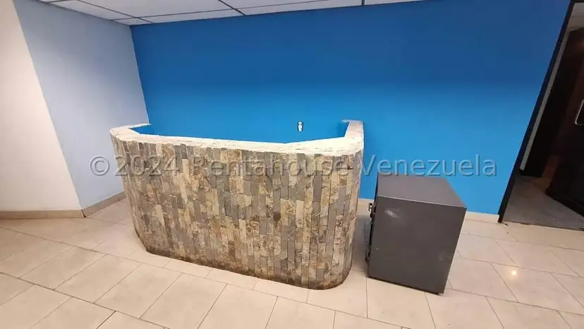 Comercial (Local Comercial) en Alquiler en La Urbina, Distrito Metropolitano