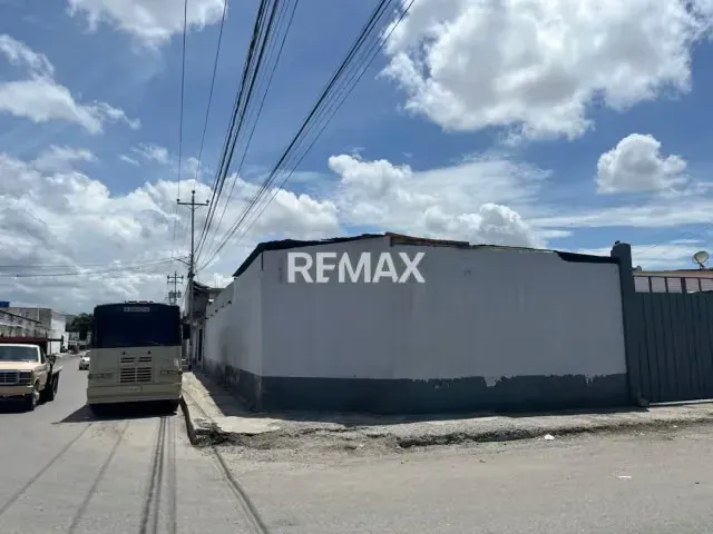 Venta Casa Comercial con Galpon - 4