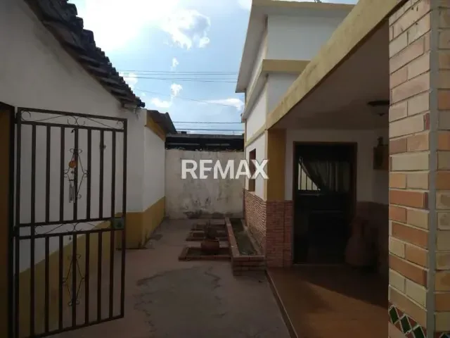 Venta Casa Comercial con Galpon - 6
