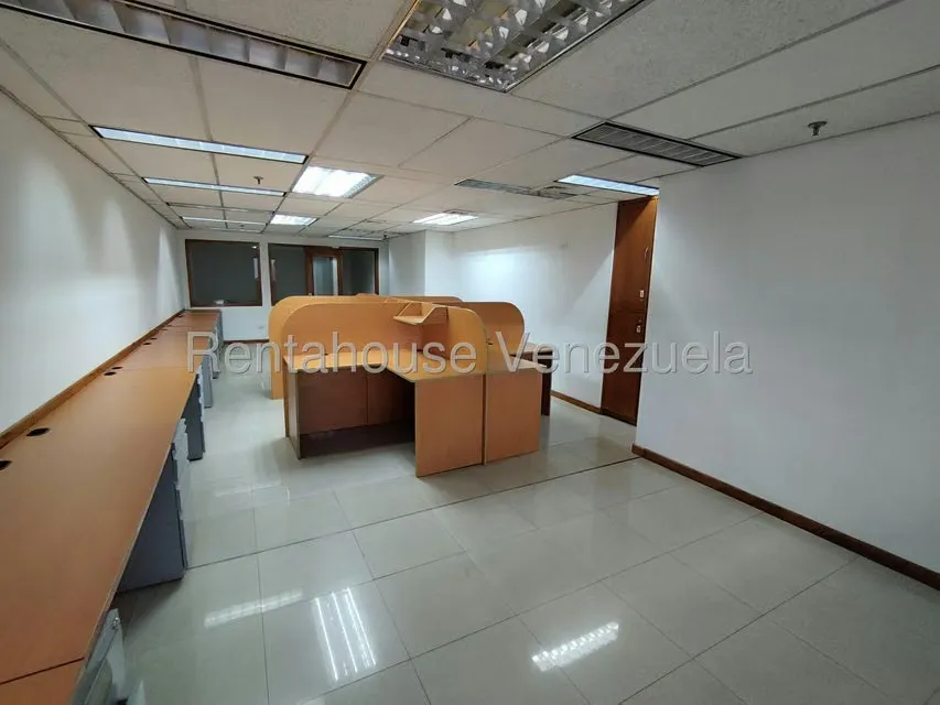 Oficina en Alquiler en Plaza Venezuela, Distrito Metropolitano - 11