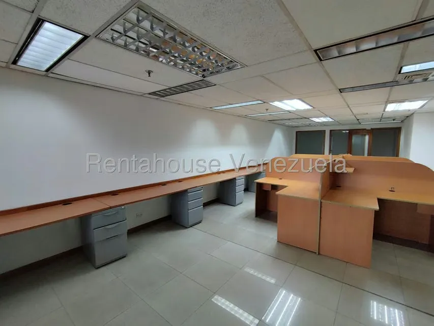 Oficina en Alquiler en Plaza Venezuela, Distrito Metropolitano - 12