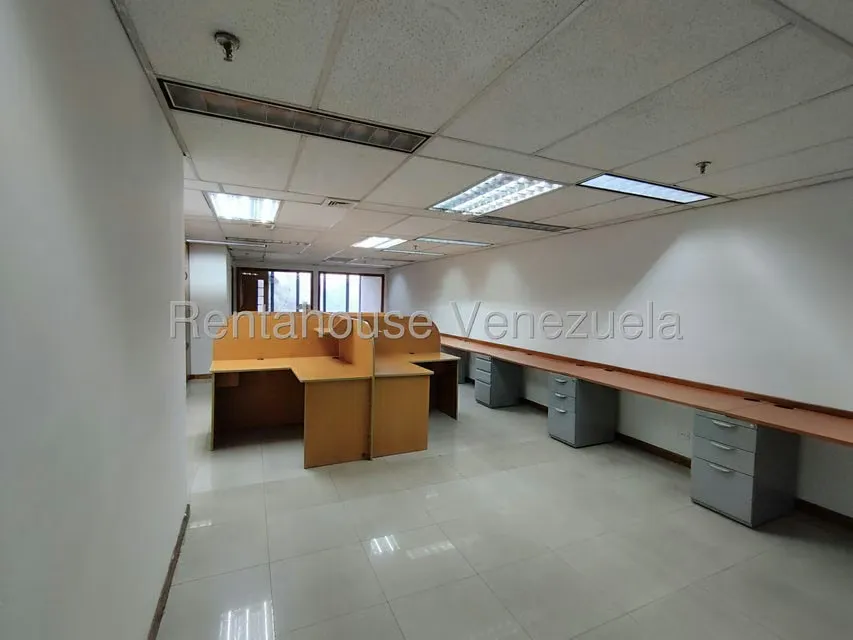 Oficina en Alquiler en Plaza Venezuela, Distrito Metropolitano - 14