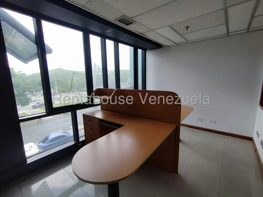 Oficina en Alquiler en Plaza Venezuela, Distrito Metropolitano - 16