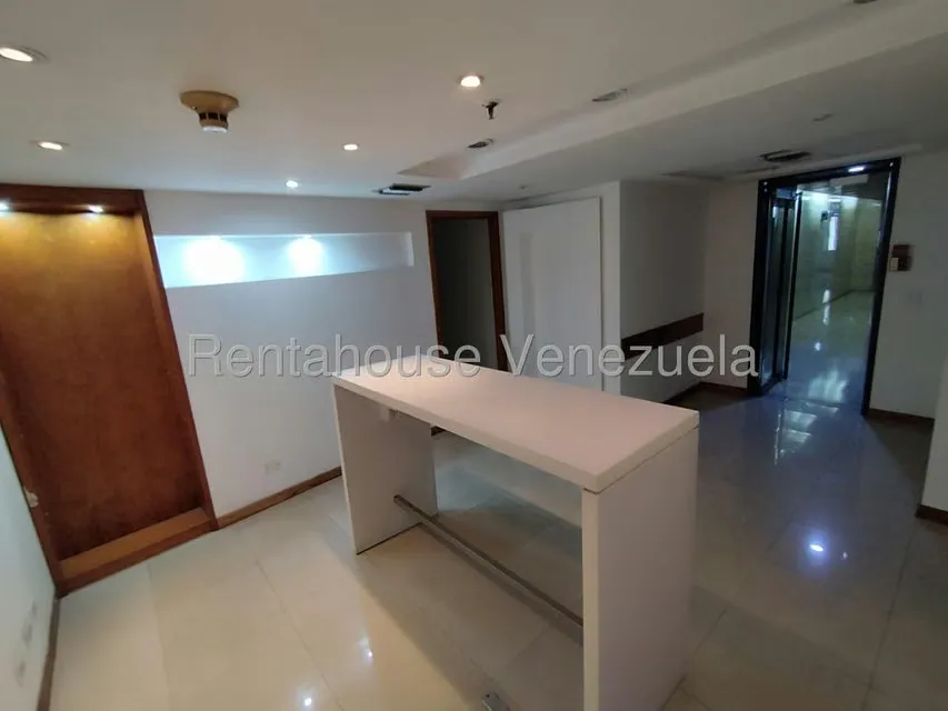 Oficina en Alquiler en Plaza Venezuela, Distrito Metropolitano - 3
