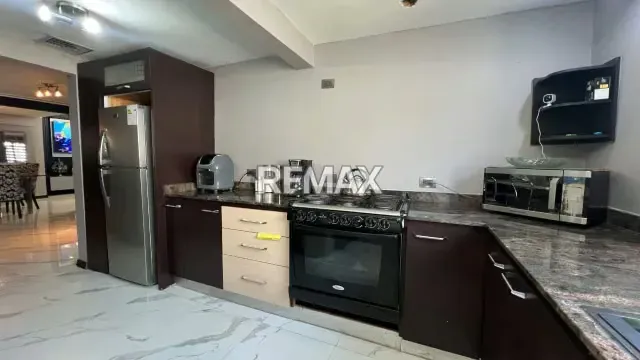 VENTA CASA EN URB. LA PICOLA CALLE CERRADA - 15