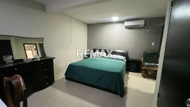 VENTA CASA EN URB. LA PICOLA CALLE CERRADA - 4