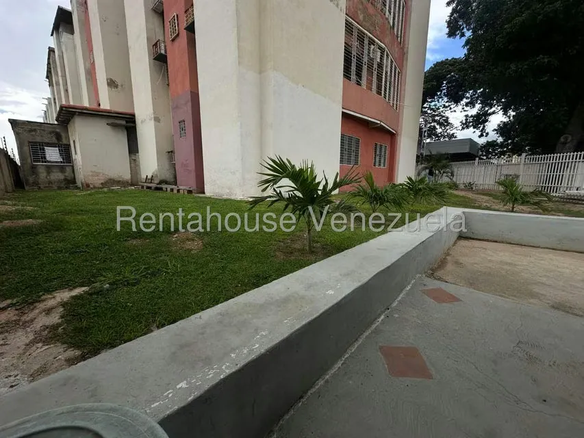 Apartamento (1 Nivel) en Venta en Conjunto Residencial Los Angeles, Aragua - 28