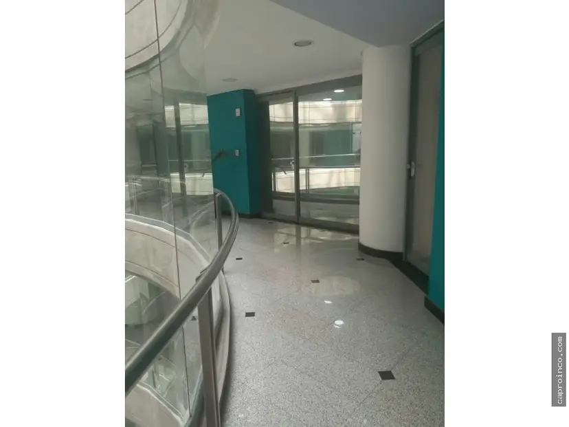 EN VENTA OFICINA EN LA TORRE BOD 78,50 m2- ACABADO TCL O 5368283