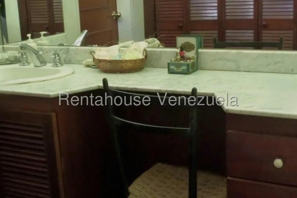 Casa (Multipes Niveles) en Alquiler en Altamira, Distrito Metropolitano - 6