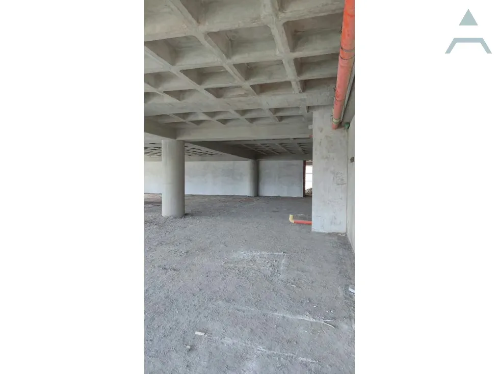 Se alquila Oficina 400m² Los Naranjos - 5