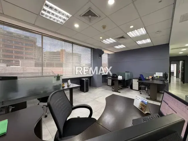 VENTA DE OFICINA EN BOLEITA SUR, MUN. SUCRE - 14