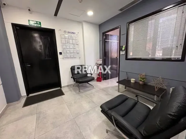 VENTA DE OFICINA EN BOLEITA SUR, MUN. SUCRE - 2