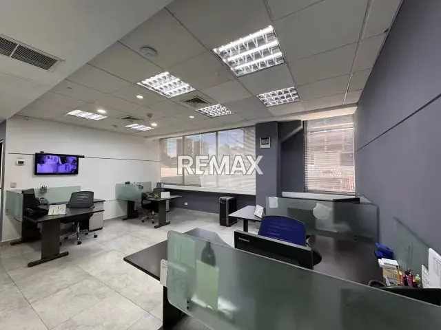 VENTA DE OFICINA EN BOLEITA SUR, MUN. SUCRE - 7