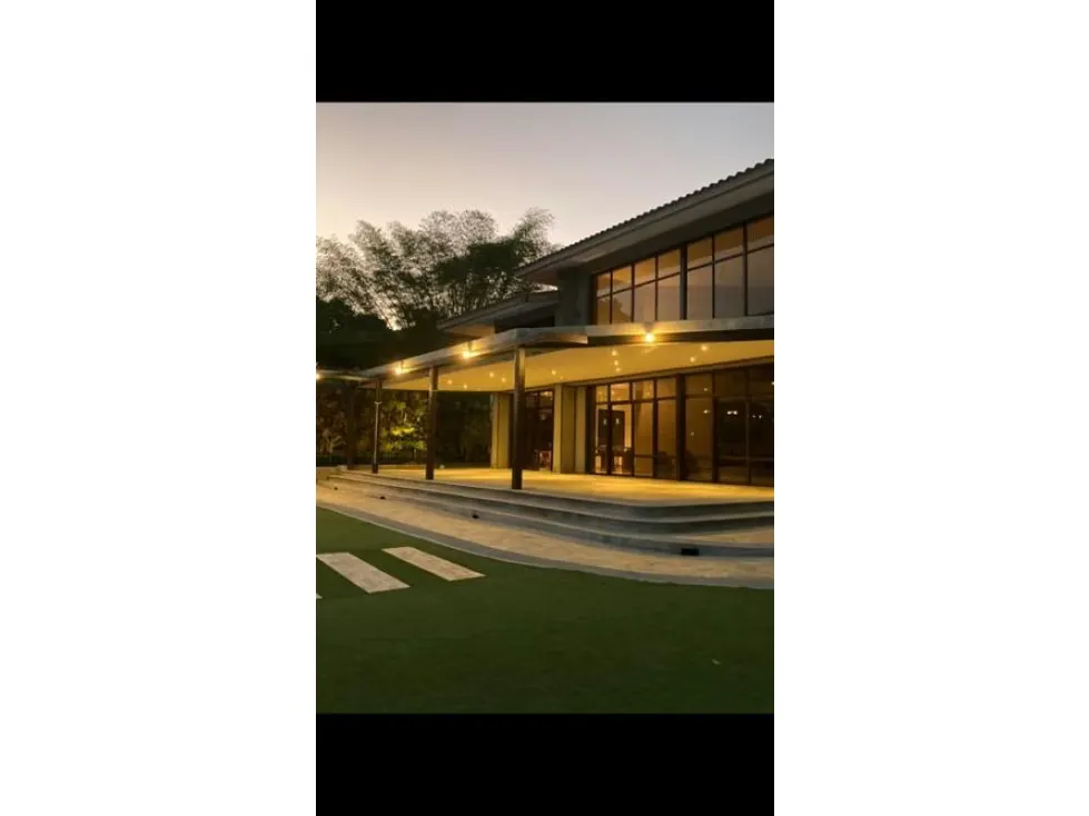 Vendo impresionante quinta 1700m2 Monte Elena - Baruta 8038 - 16