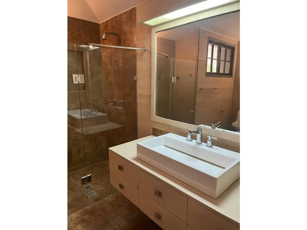 Vendo impresionante quinta 1700m2 Monte Elena - Baruta 8038 - 46