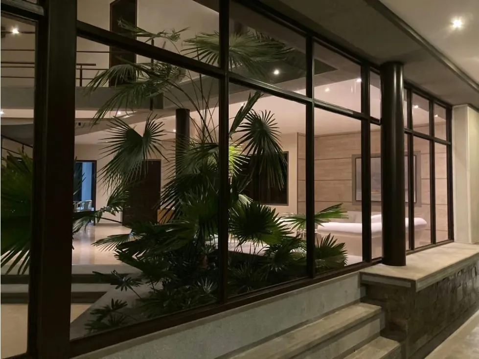 Vendo impresionante quinta 1700m2 Monte Elena - Baruta 8038 - 8
