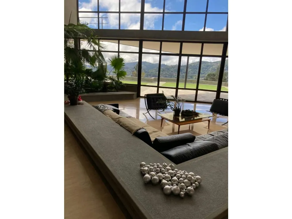 Vendo impresionante quinta 1700m2 Monte Elena - Baruta 8038 - 9