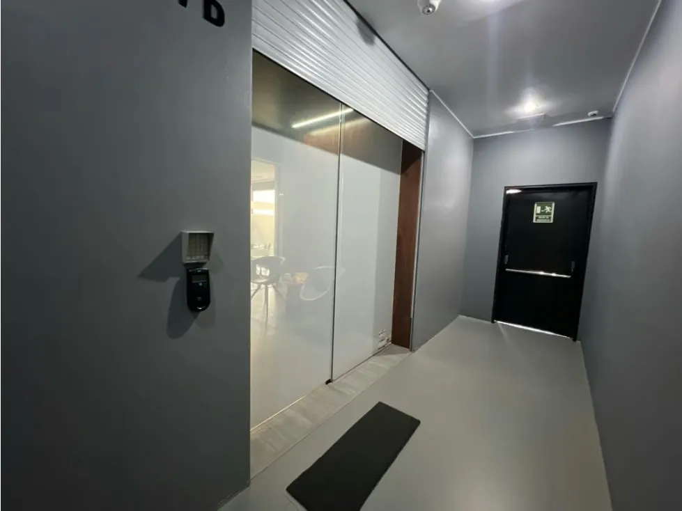 Se vende oficina 104m2 Los Palos Grandes - 10