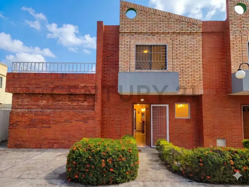 VENTA TOWNHOUSE CUIDAD FLAMINGO 4HAB/3BAÑOS/1PUESTO