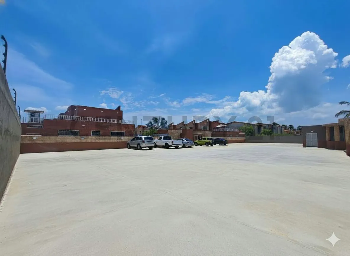 VENTA TOWNHOUSE CUIDAD FLAMINGO 4HAB/3BAÑOS/1PUESTO - 12