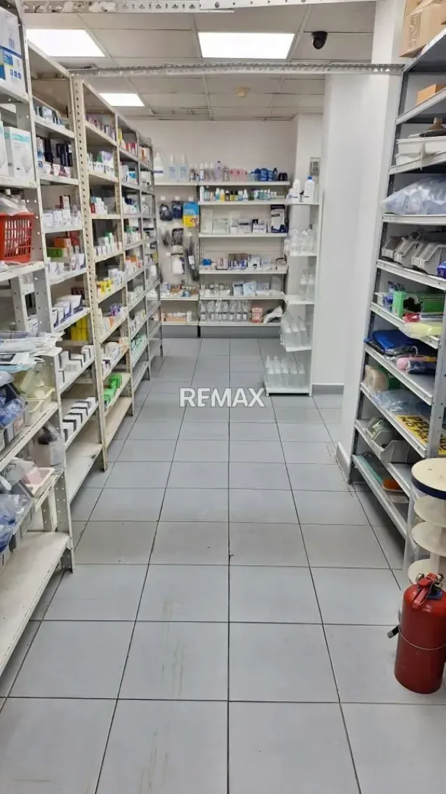 Se Vende Fondo de Comercio Farmacia en Avenida Cedeño Valencia - 12